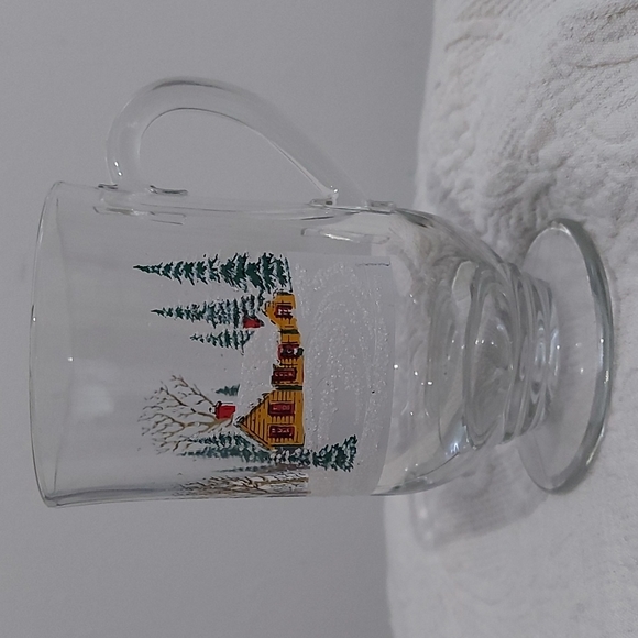 4 Vintage Winter themes mugs and carafe.  Perfect Condition.   Made in Canada - Picture 6 of 7